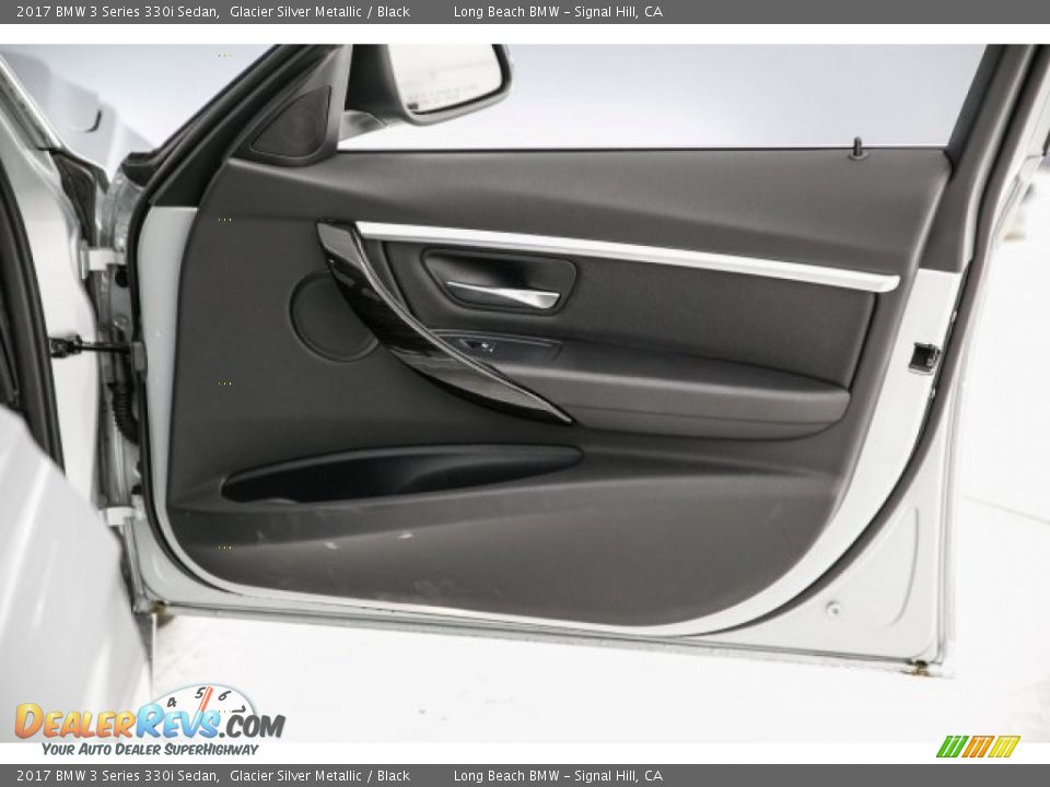 2017 BMW 3 Series 330i Sedan Glacier Silver Metallic / Black Photo #24