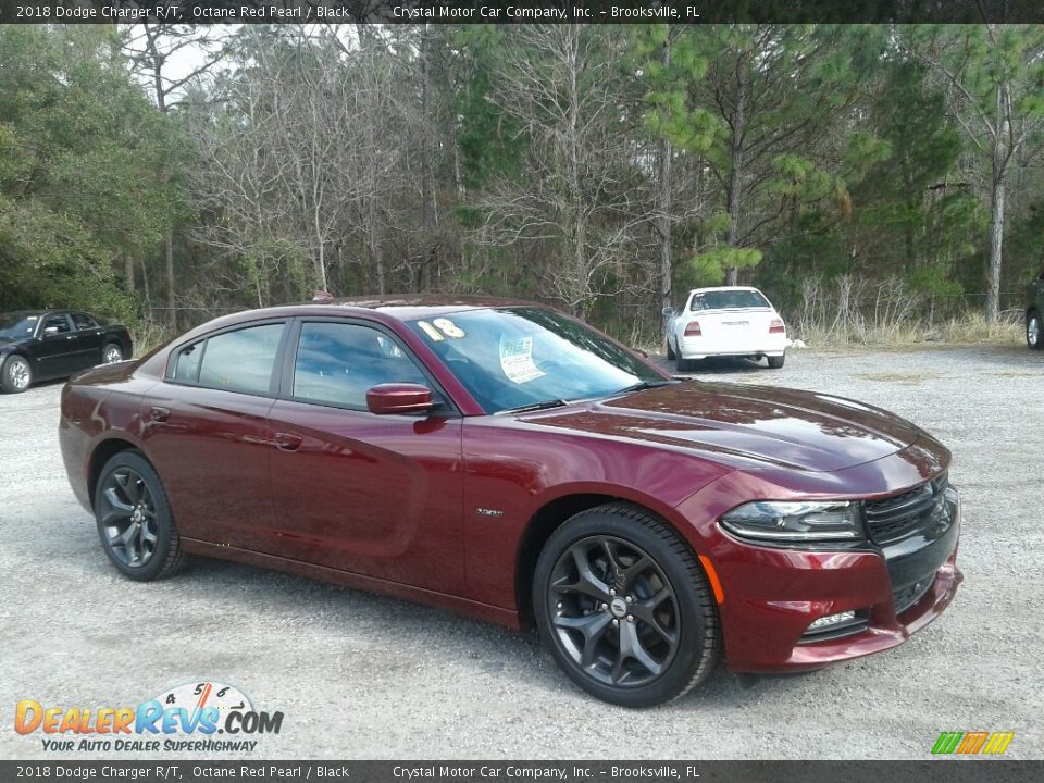 Front 3/4 View of 2018 Dodge Charger R/T Photo #7