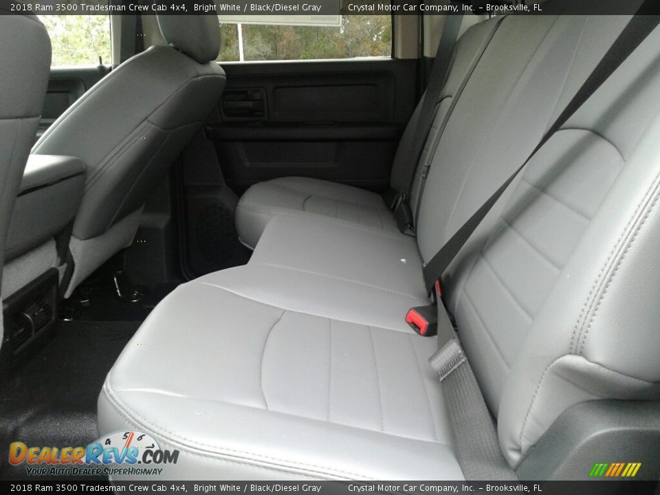 2018 Ram 3500 Tradesman Crew Cab 4x4 Bright White / Black/Diesel Gray Photo #10