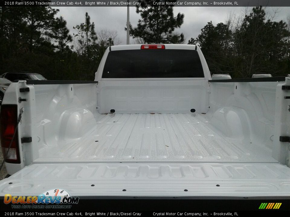 2018 Ram 3500 Tradesman Crew Cab 4x4 Bright White / Black/Diesel Gray Photo #19