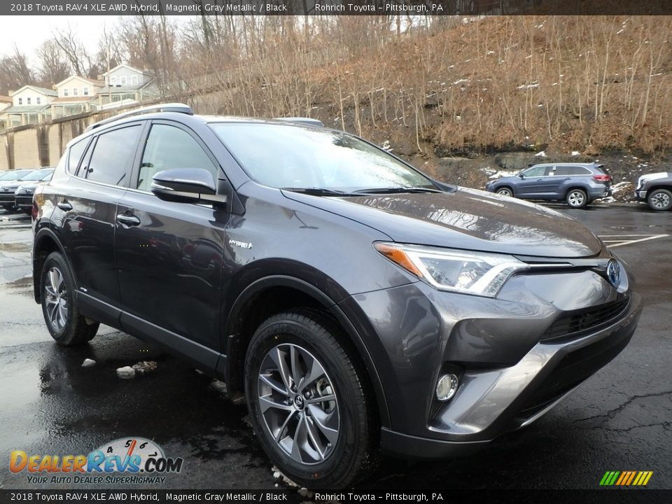 Front 3/4 View of 2018 Toyota RAV4 XLE AWD Hybrid Photo #1