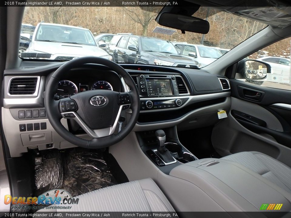 Ash Interior - 2018 Toyota Highlander LE AWD Photo #9