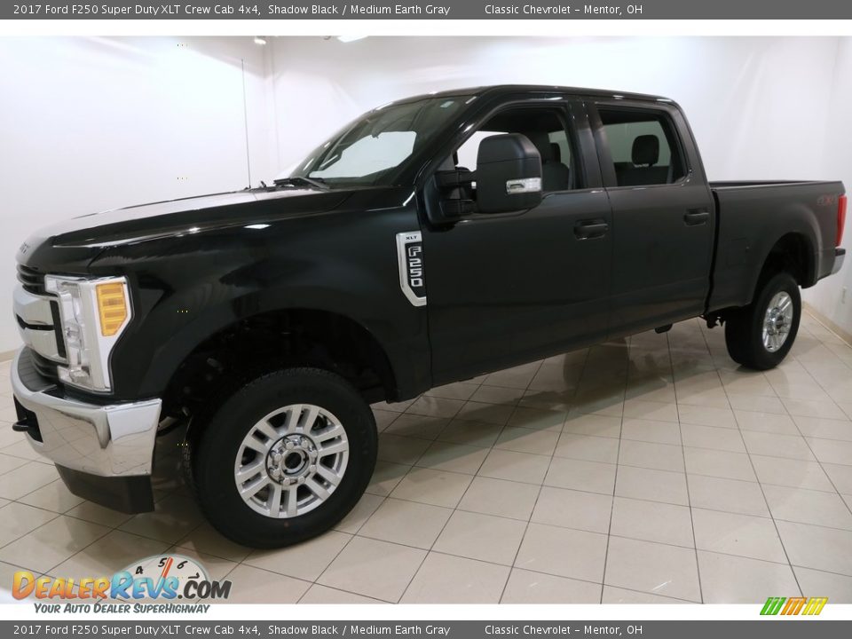 2017 Ford F250 Super Duty XLT Crew Cab 4x4 Shadow Black / Medium Earth Gray Photo #3
