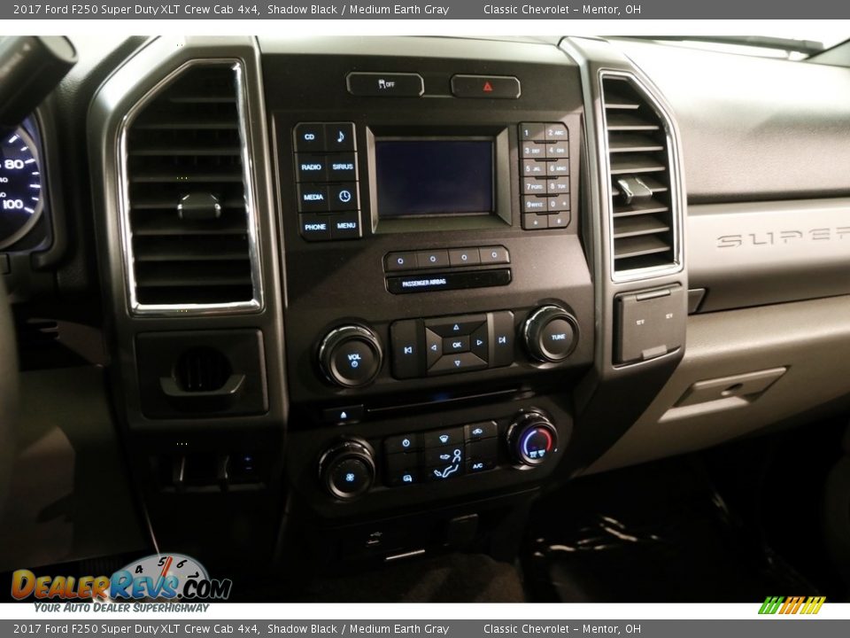 2017 Ford F250 Super Duty XLT Crew Cab 4x4 Shadow Black / Medium Earth Gray Photo #8