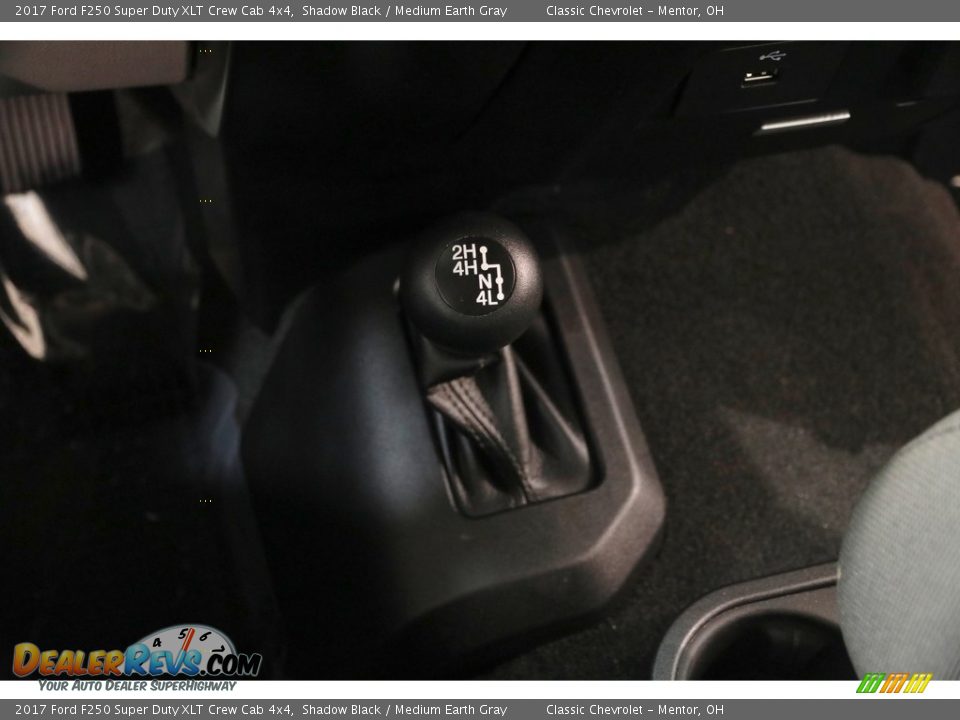 2017 Ford F250 Super Duty XLT Crew Cab 4x4 Shadow Black / Medium Earth Gray Photo #12