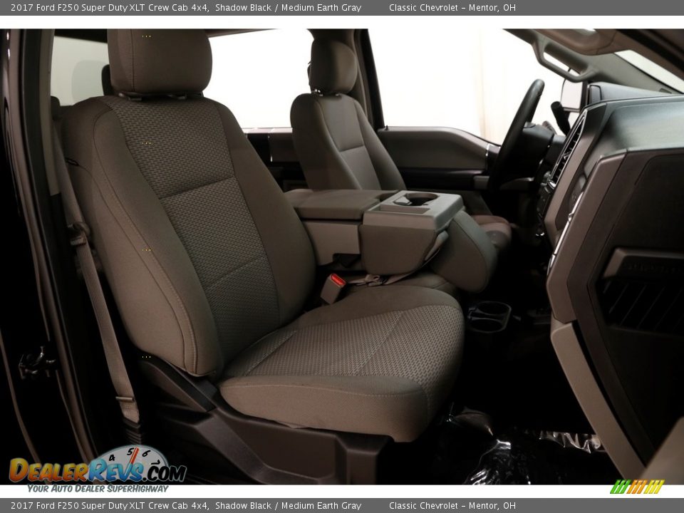 2017 Ford F250 Super Duty XLT Crew Cab 4x4 Shadow Black / Medium Earth Gray Photo #13