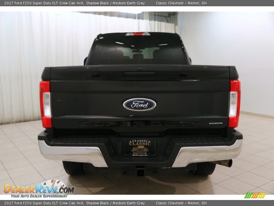 2017 Ford F250 Super Duty XLT Crew Cab 4x4 Shadow Black / Medium Earth Gray Photo #16