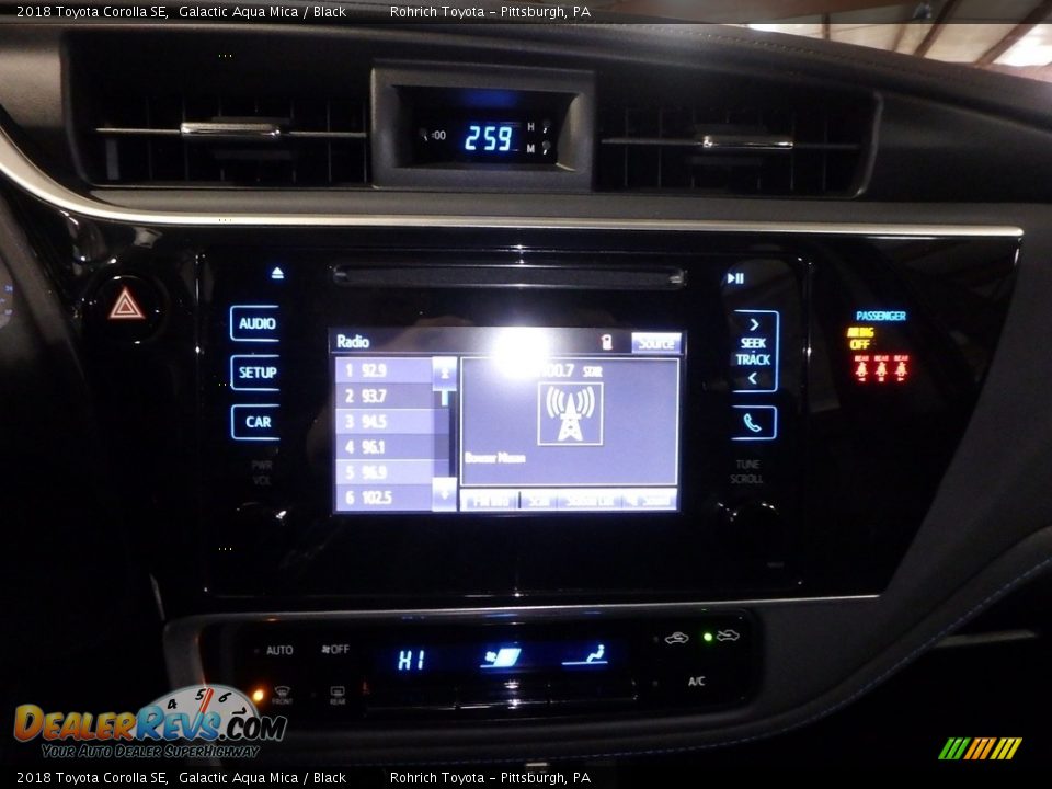 2018 Toyota Corolla SE Galactic Aqua Mica / Black Photo #11
