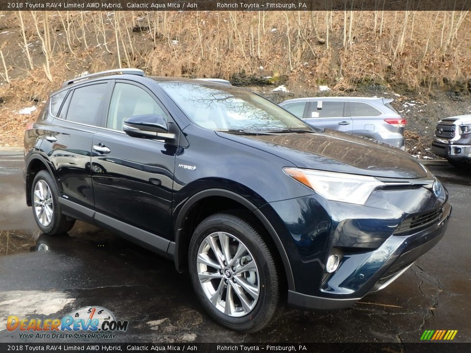 Front 3/4 View of 2018 Toyota RAV4 Limited AWD Hybrid Photo #1