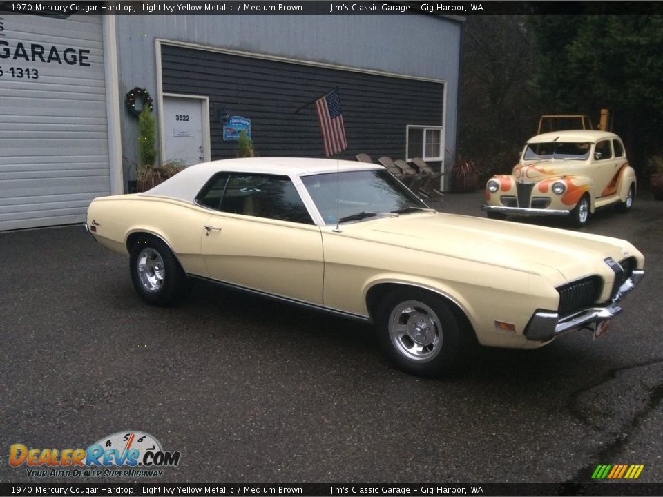 Front 3/4 View of 1970 Mercury Cougar Hardtop Photo #2