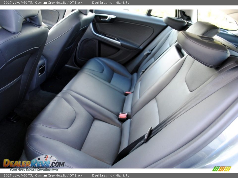 2017 Volvo V60 T5 Osmium Grey Metallic / Off Black Photo #11