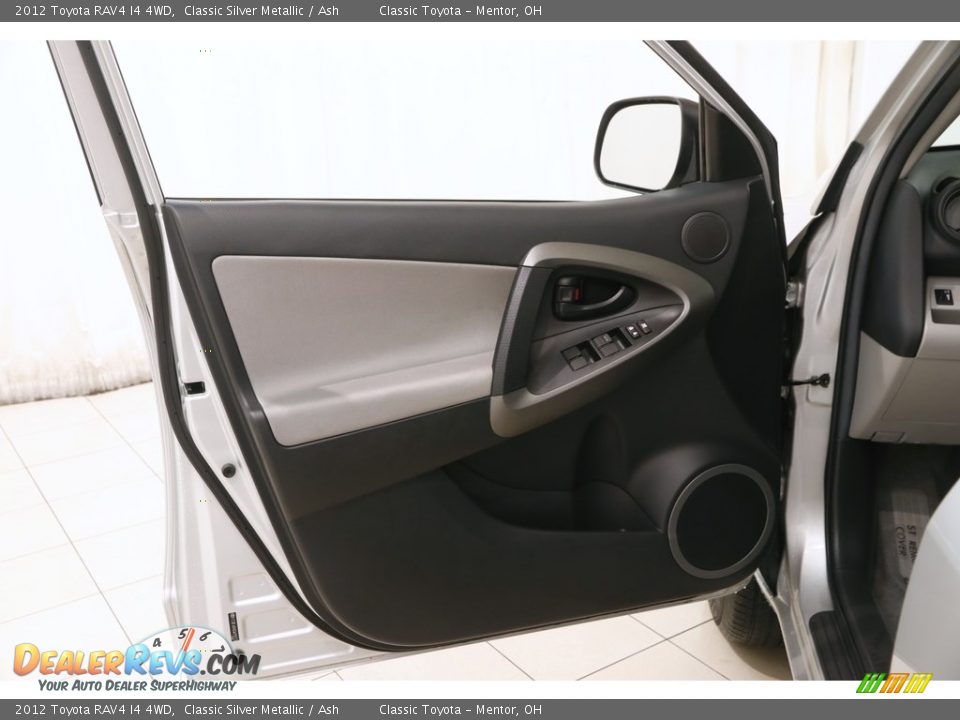 2012 Toyota RAV4 I4 4WD Classic Silver Metallic / Ash Photo #4