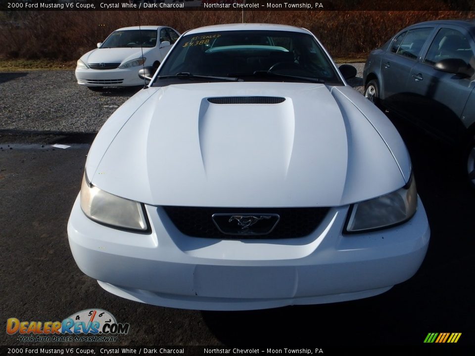 2000 Ford Mustang V6 Coupe Crystal White / Dark Charcoal Photo #6