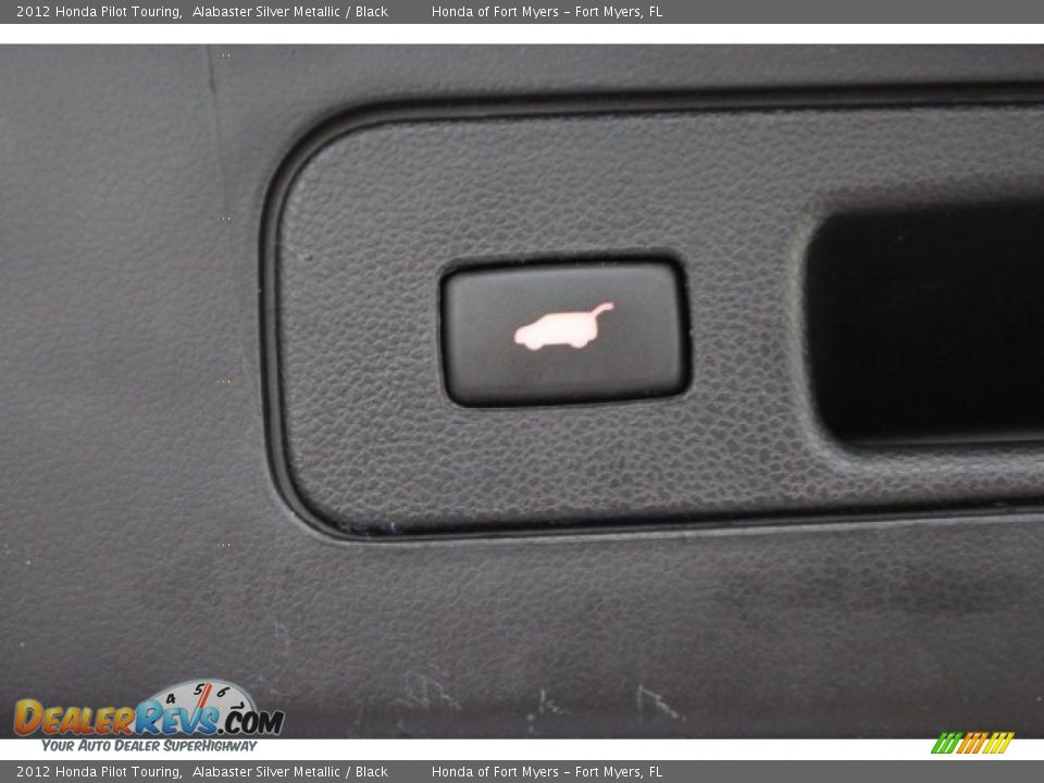 2012 Honda Pilot Touring Alabaster Silver Metallic / Black Photo #36