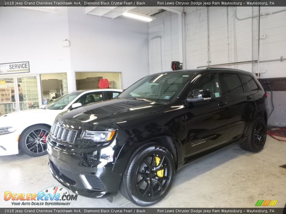 Front 3/4 View of 2018 Jeep Grand Cherokee Trackhawk 4x4 Photo #1