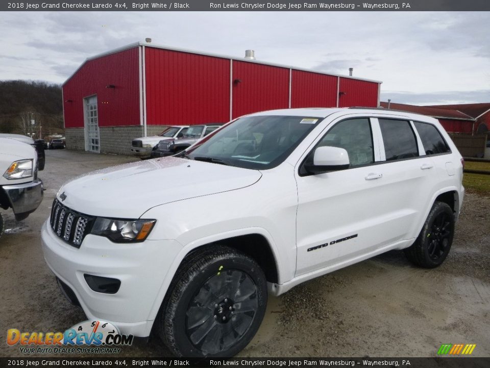 2018 Jeep Grand Cherokee Laredo 4x4 Bright White / Black Photo #1