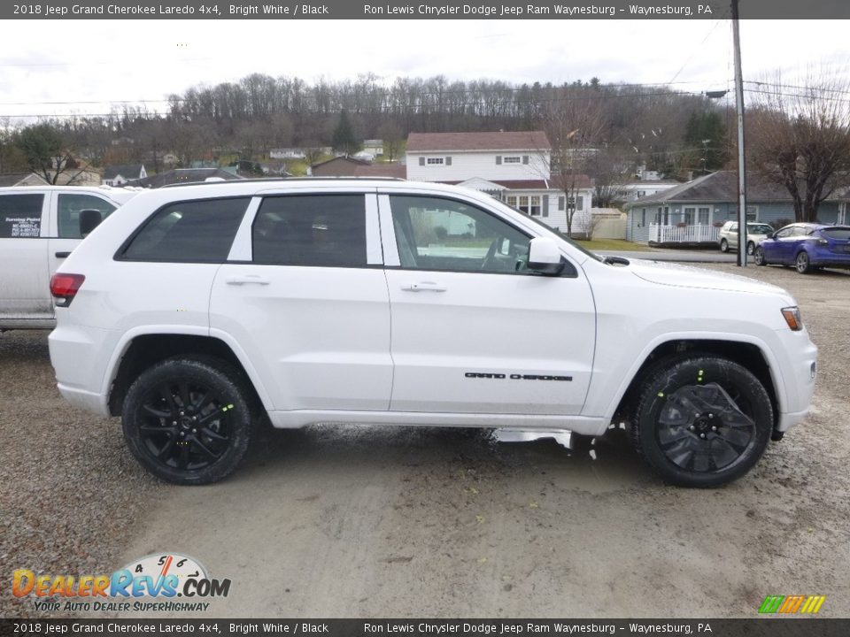 2018 Jeep Grand Cherokee Laredo 4x4 Bright White / Black Photo #6