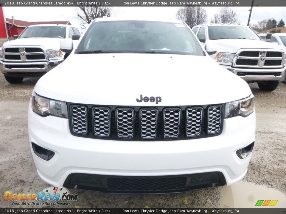 2018 Jeep Grand Cherokee Laredo 4x4 Bright White / Black Photo #8