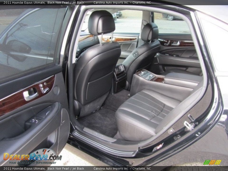 2011 Hyundai Equus Ultimate Black Noir Pearl / Jet Black Photo #20