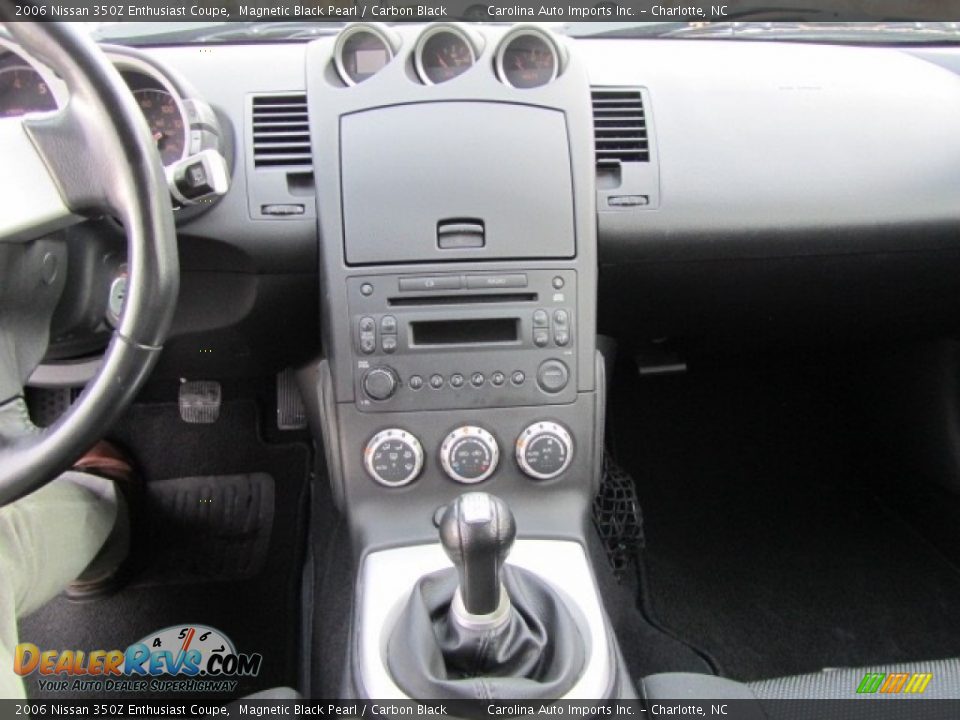 2006 Nissan 350Z Enthusiast Coupe Magnetic Black Pearl / Carbon Black Photo #19