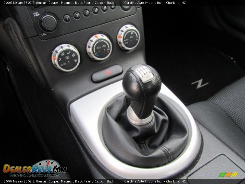 2006 Nissan 350Z Enthusiast Coupe Magnetic Black Pearl / Carbon Black Photo #20
