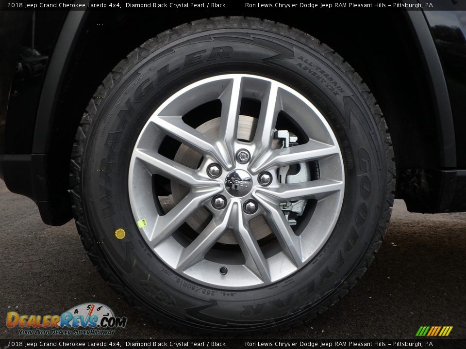 2018 Jeep Grand Cherokee Laredo 4x4 Diamond Black Crystal Pearl / Black Photo #9