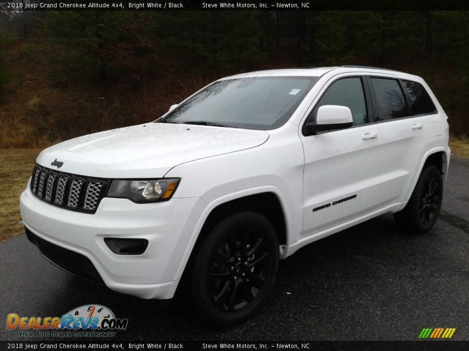 2018 Jeep Grand Cherokee Altitude 4x4 Bright White / Black Photo #2