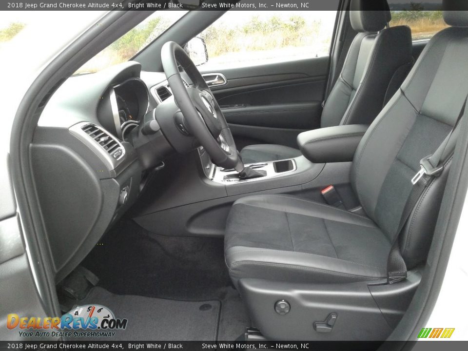 2018 Jeep Grand Cherokee Altitude 4x4 Bright White / Black Photo #11