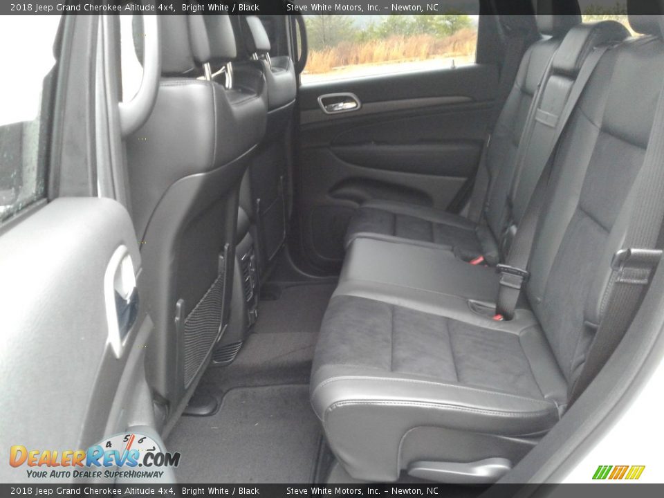 2018 Jeep Grand Cherokee Altitude 4x4 Bright White / Black Photo #12