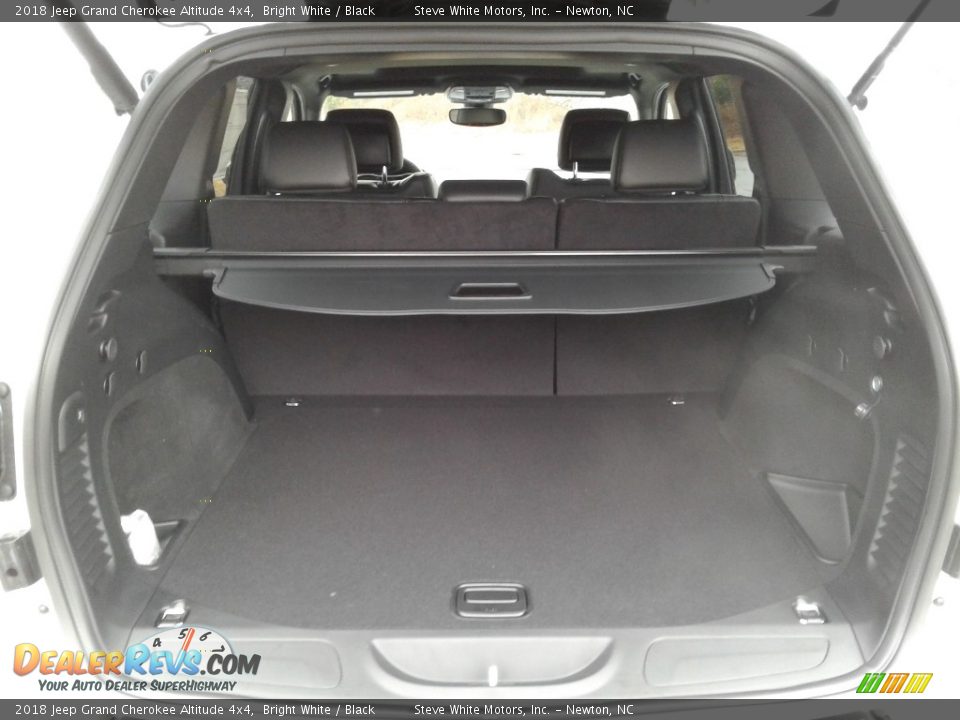2018 Jeep Grand Cherokee Altitude 4x4 Bright White / Black Photo #13