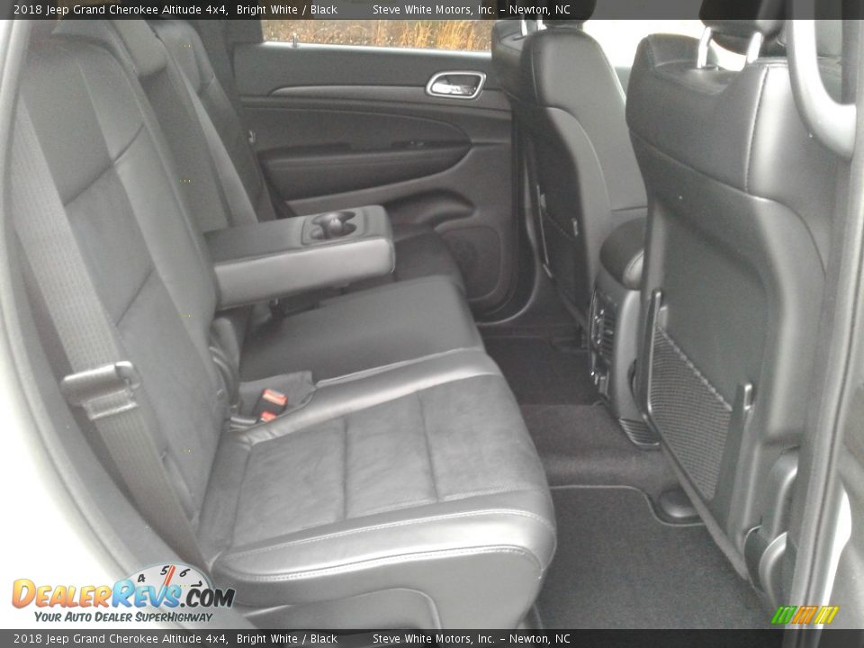 2018 Jeep Grand Cherokee Altitude 4x4 Bright White / Black Photo #14
