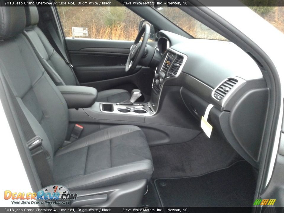 2018 Jeep Grand Cherokee Altitude 4x4 Bright White / Black Photo #15