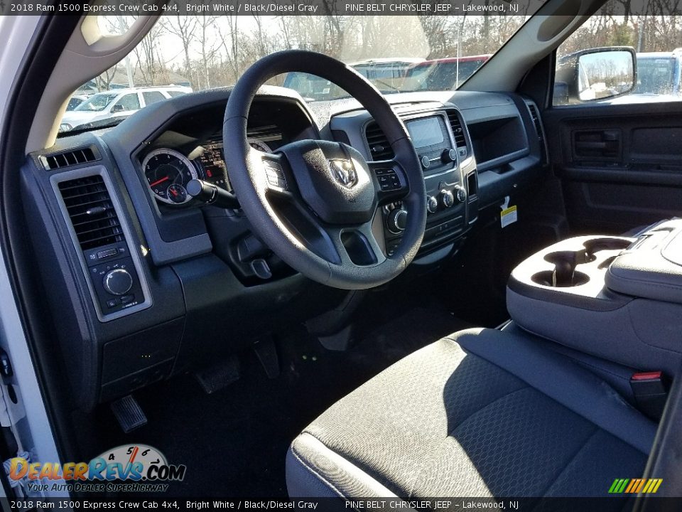 2018 Ram 1500 Express Crew Cab 4x4 Bright White / Black/Diesel Gray Photo #7
