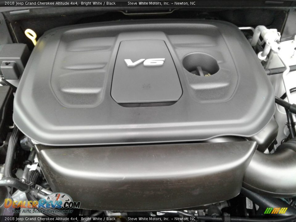 2018 Jeep Grand Cherokee Altitude 4x4 Bright White / Black Photo #29