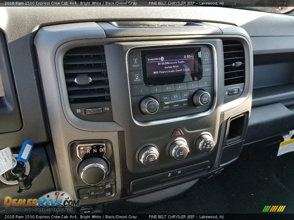 2018 Ram 1500 Express Crew Cab 4x4 Bright White / Black/Diesel Gray Photo #10