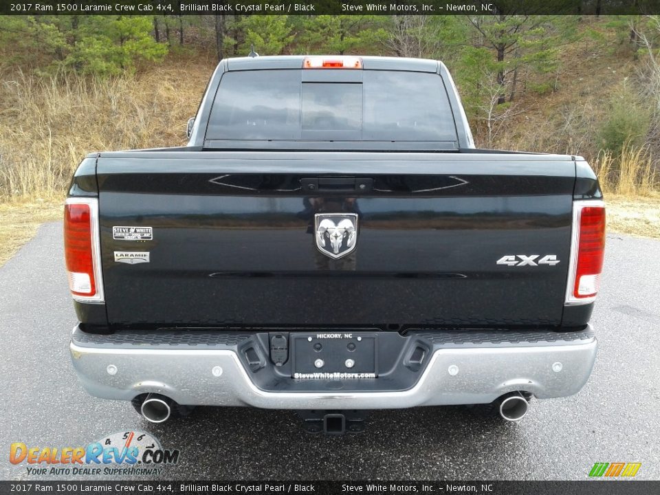 2017 Ram 1500 Laramie Crew Cab 4x4 Brilliant Black Crystal Pearl / Black Photo #7