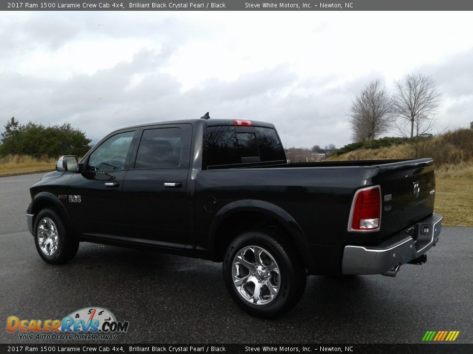 2017 Ram 1500 Laramie Crew Cab 4x4 Brilliant Black Crystal Pearl / Black Photo #8