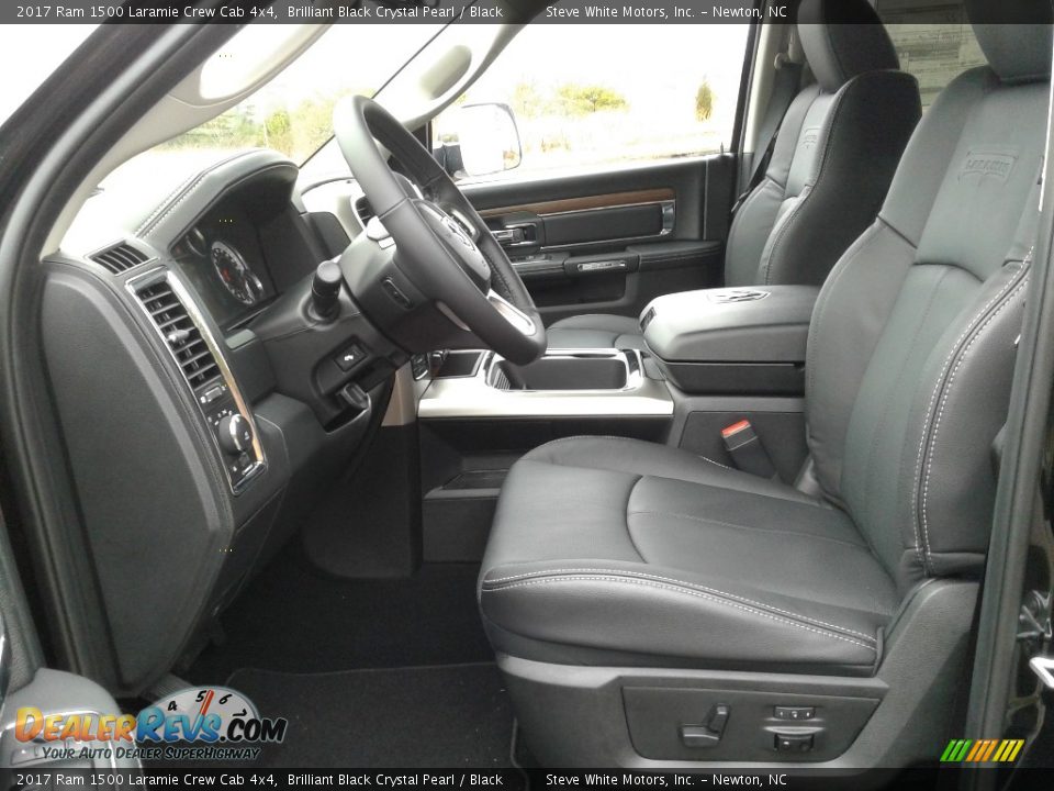 2017 Ram 1500 Laramie Crew Cab 4x4 Brilliant Black Crystal Pearl / Black Photo #10