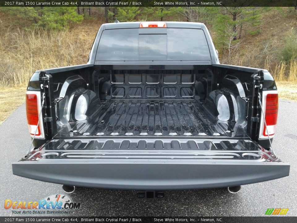 2017 Ram 1500 Laramie Crew Cab 4x4 Brilliant Black Crystal Pearl / Black Photo #12