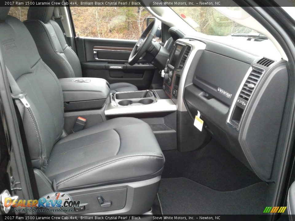 2017 Ram 1500 Laramie Crew Cab 4x4 Brilliant Black Crystal Pearl / Black Photo #14
