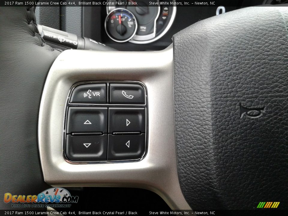 2017 Ram 1500 Laramie Crew Cab 4x4 Brilliant Black Crystal Pearl / Black Photo #16