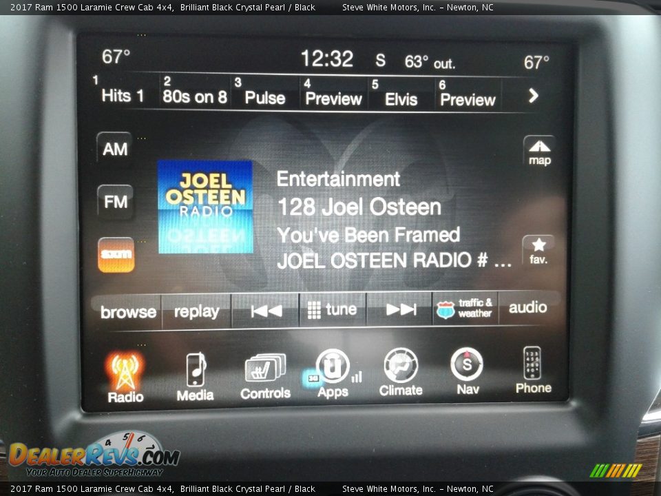 2017 Ram 1500 Laramie Crew Cab 4x4 Brilliant Black Crystal Pearl / Black Photo #20