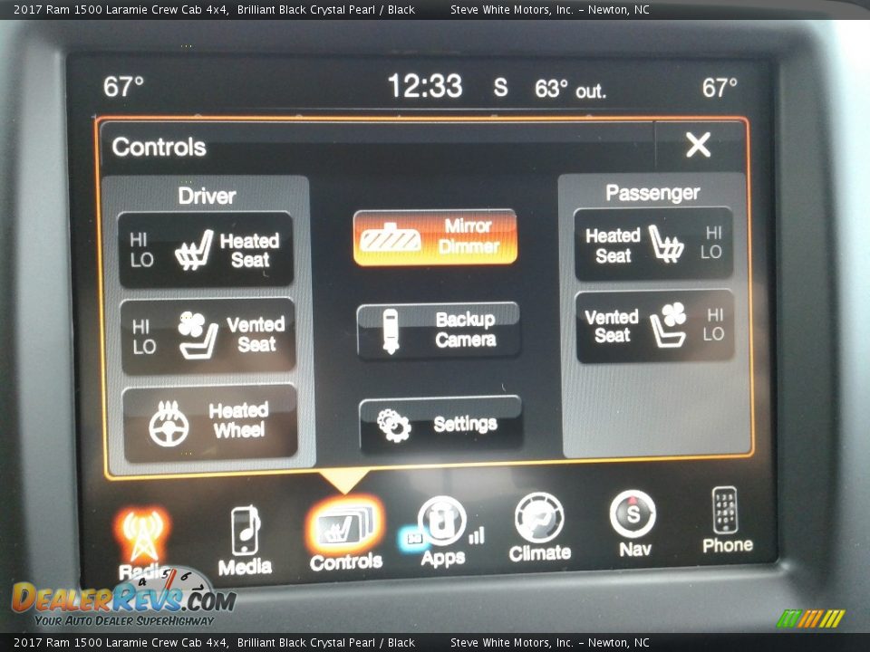 2017 Ram 1500 Laramie Crew Cab 4x4 Brilliant Black Crystal Pearl / Black Photo #22