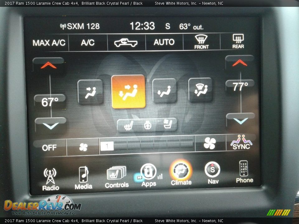 2017 Ram 1500 Laramie Crew Cab 4x4 Brilliant Black Crystal Pearl / Black Photo #23