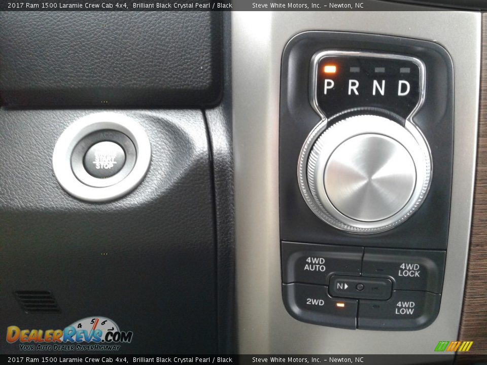 2017 Ram 1500 Laramie Crew Cab 4x4 Brilliant Black Crystal Pearl / Black Photo #26