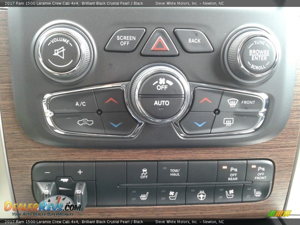 2017 Ram 1500 Laramie Crew Cab 4x4 Brilliant Black Crystal Pearl / Black Photo #27
