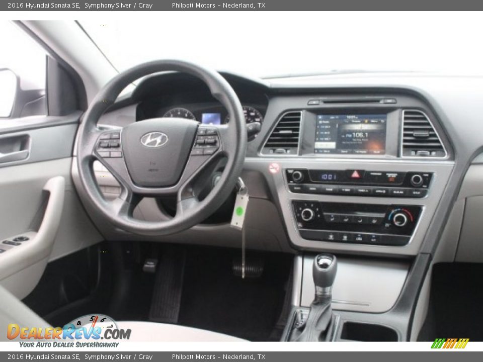 2016 Hyundai Sonata SE Symphony Silver / Gray Photo #26