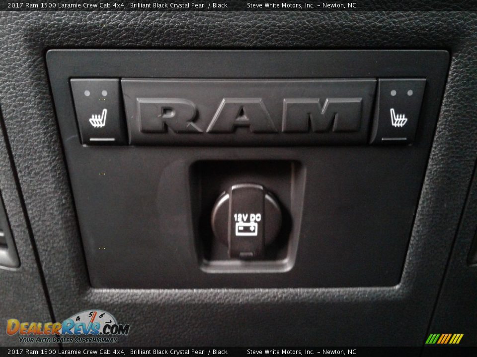 2017 Ram 1500 Laramie Crew Cab 4x4 Brilliant Black Crystal Pearl / Black Photo #30
