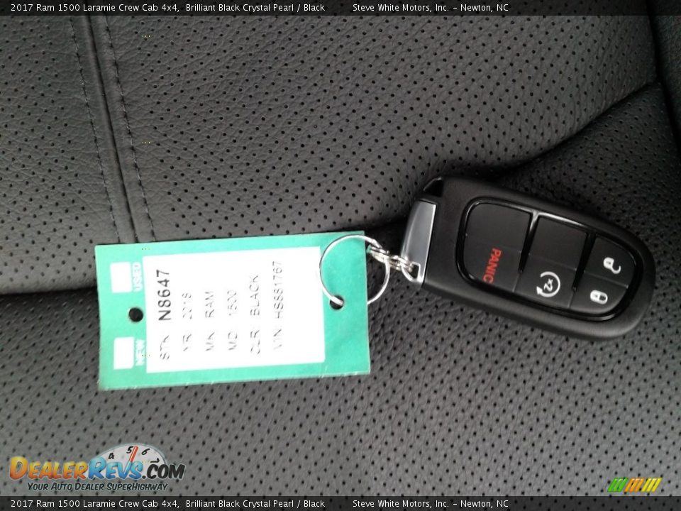 2017 Ram 1500 Laramie Crew Cab 4x4 Brilliant Black Crystal Pearl / Black Photo #34