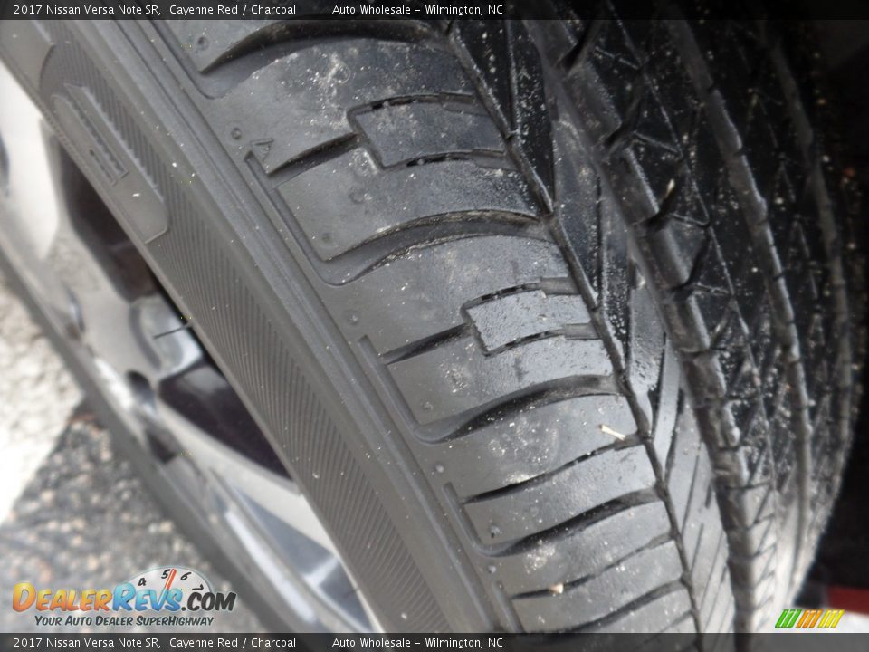 2017 Nissan Versa Note SR Cayenne Red / Charcoal Photo #9